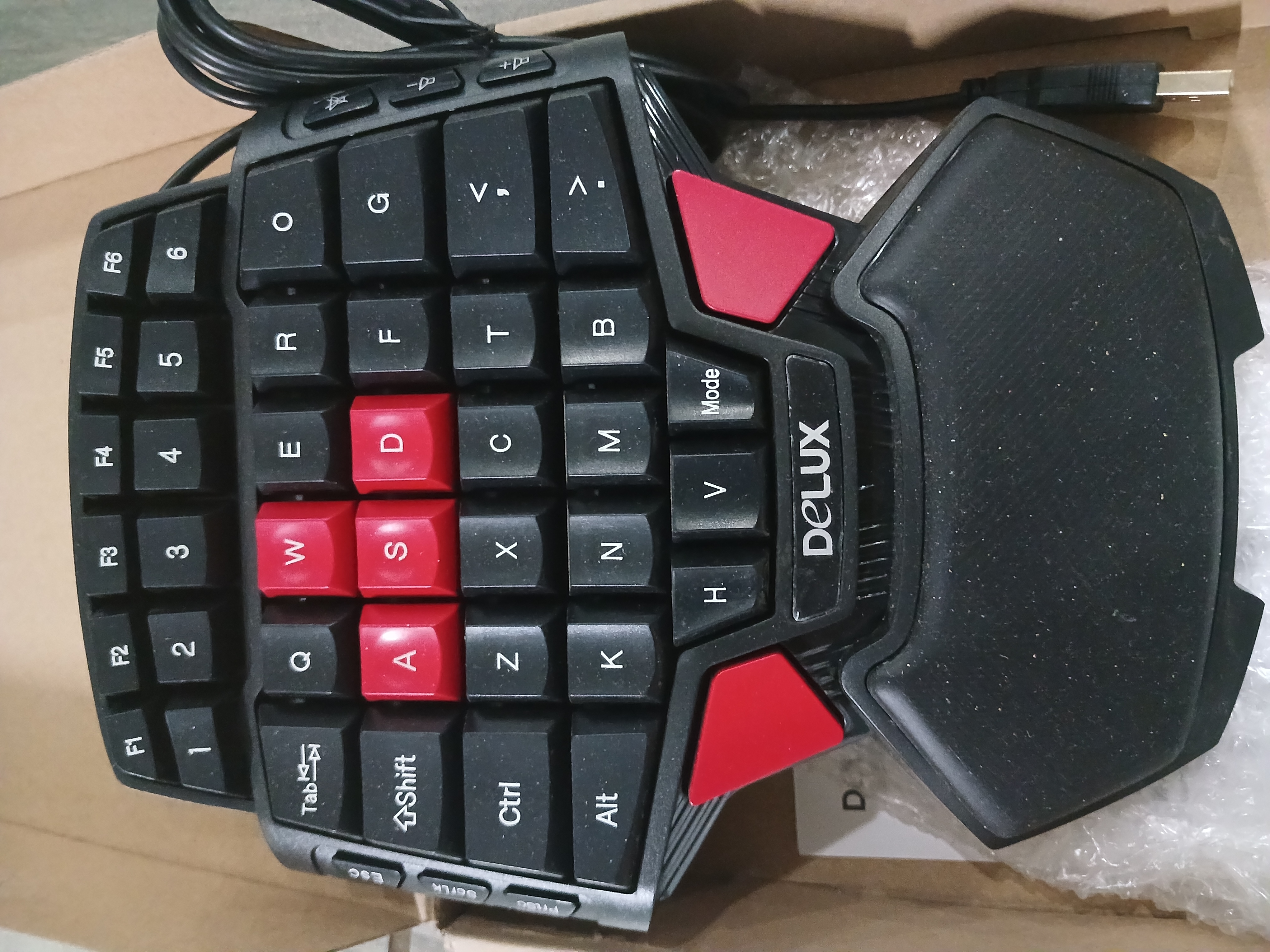 Delux T9 Gaming keyboard · Skull appliances