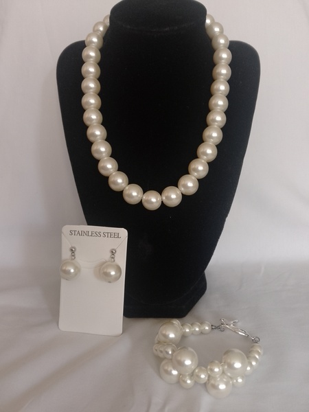 Elegant Pearl