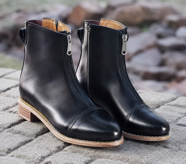 Pati Zipper Boots in Black