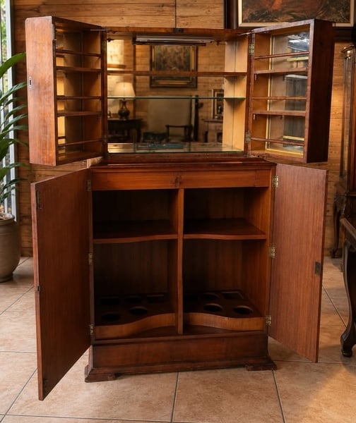 1930s British Art Deco Cocktail Cabinet