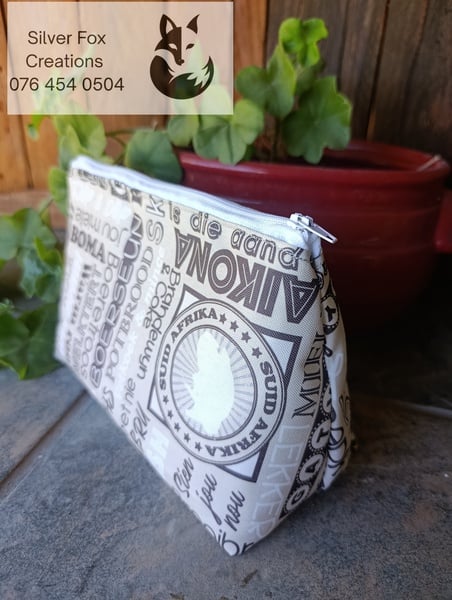 Cosmetic Lined Zipper Pouch Afrikaans Beige