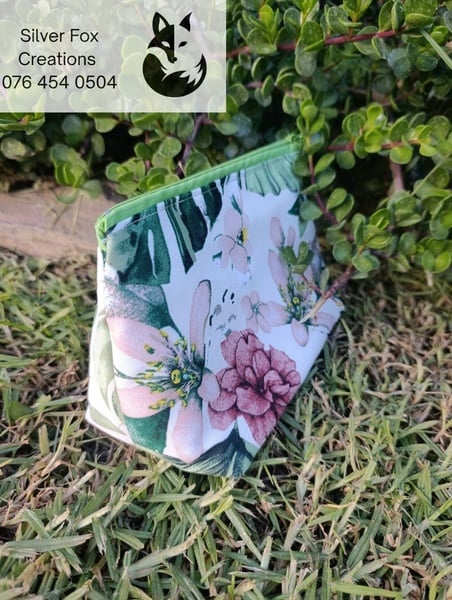 Cosmetic Lined Zipper Pouch Green Monsterra