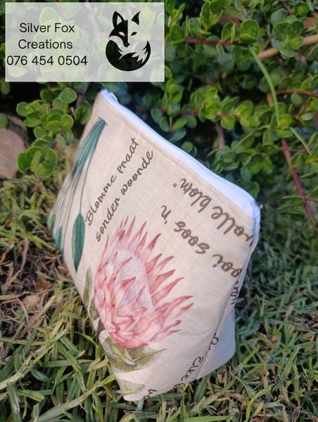 Cosmetic Lined Zipper Pouch Protea Fynbos