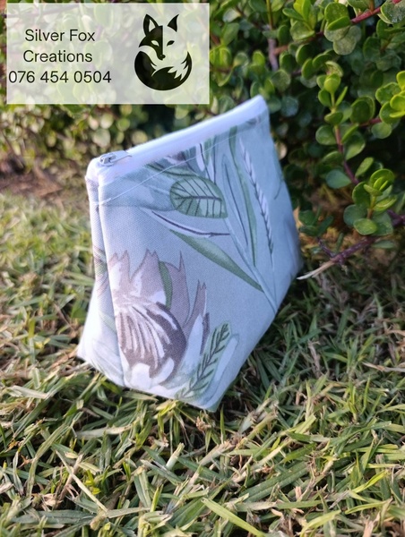 Cosmetic Lined Zipper Pouch Protea Sage