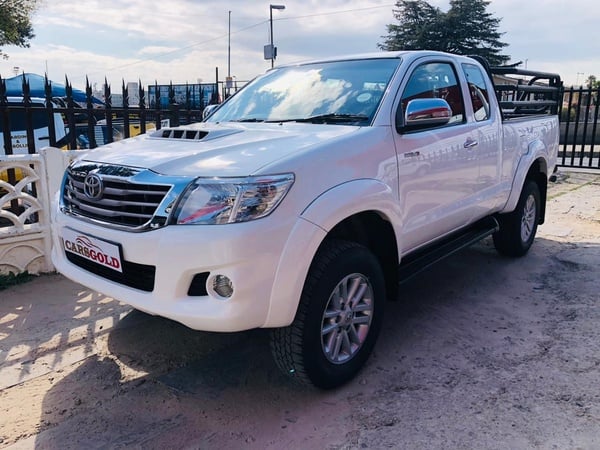 2014 Toyota Hilux 3.0D-4D Xtra Cab 4x4 Raider Legend 45