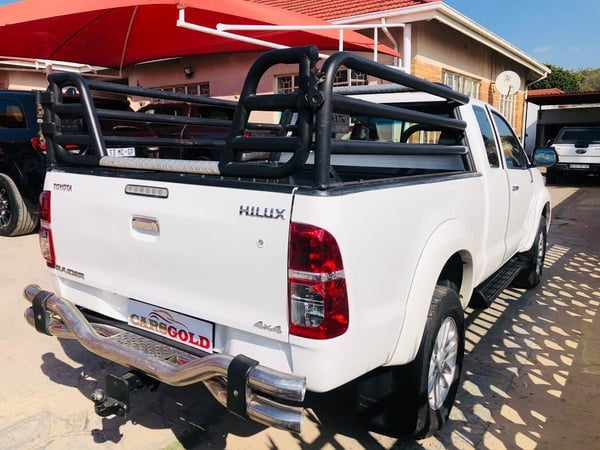 2014 Toyota Hilux 3.0D-4D Xtra Cab 4x4 Raider Legend 45