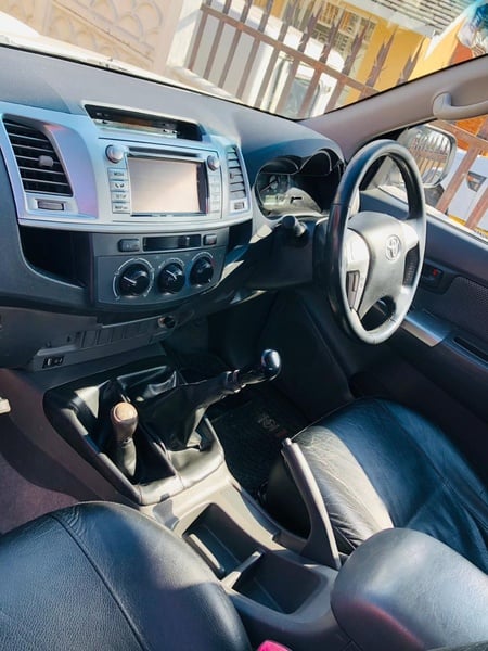 2014 Toyota Hilux 3.0D-4D Xtra Cab 4x4 Raider Legend 45