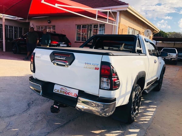2016  Toyota Hilux 2.8GD-6 Xtra cab Raider