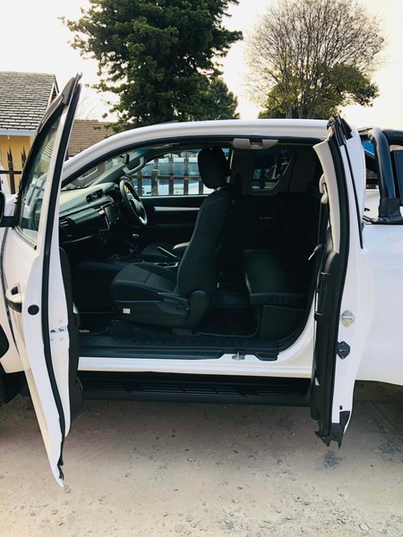 2024  Toyota Hilux 2.4GD-6 Xtra Cab Raider Manual