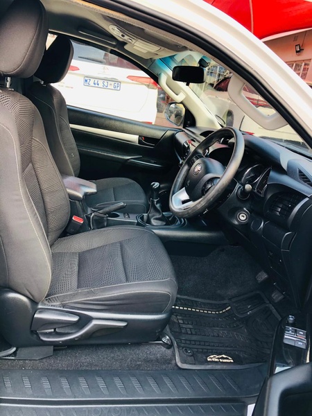 2024  Toyota Hilux 2.4GD-6 Xtra Cab Raider Manual