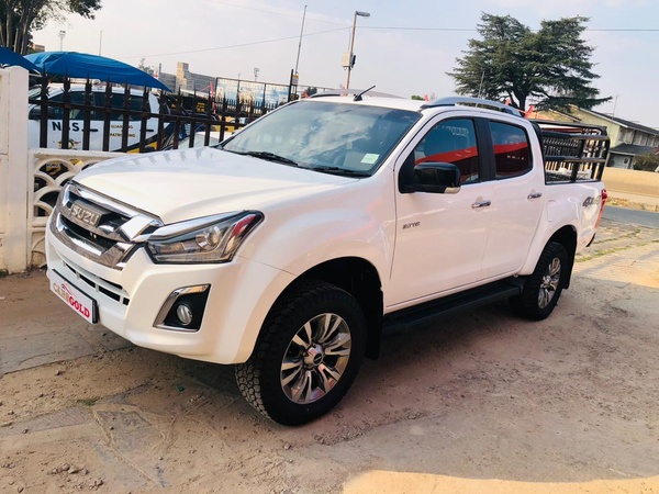 2022 Isuzu D-Max 3.0TD Double Cab LS 4x4 (Manual)