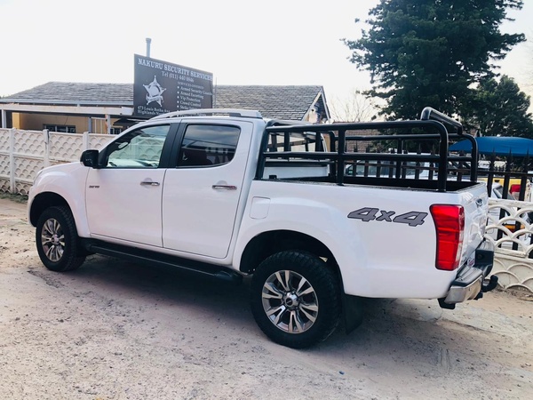 2022 Isuzu D-Max 3.0TD Double Cab LS 4x4 (Manual)