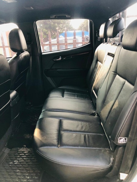 2022 Isuzu D-Max 3.0TD Double Cab LS 4x4 (Manual)
