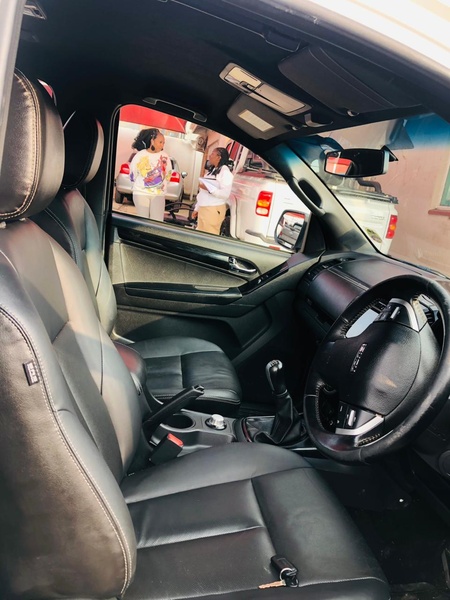 2022 Isuzu D-Max 3.0TD Double Cab LS 4x4 (Manual)