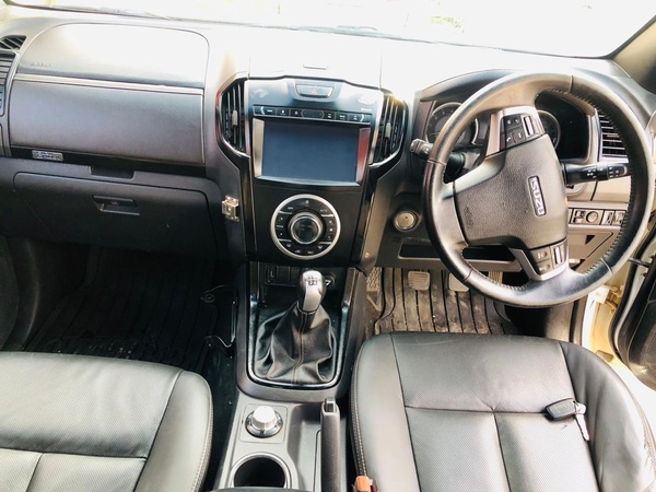 2022 Isuzu D-Max 3.0TD Double Cab LS 4x4 (Manual)