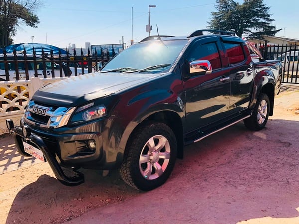 2015 Isuzu KB 300 D-Teq Serengeti Auto Double-Cab
