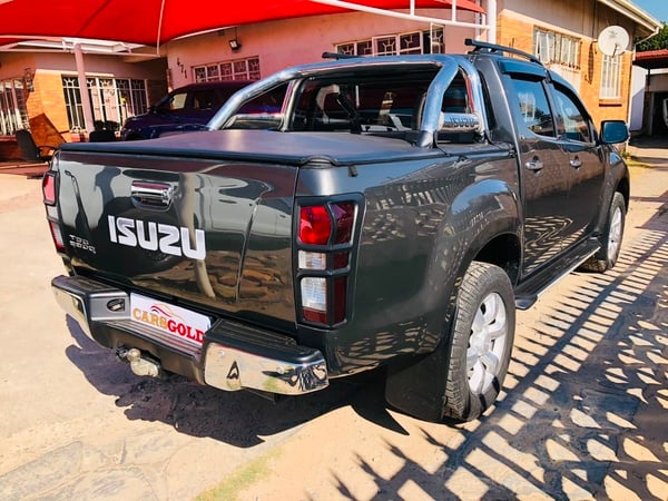 2015 Isuzu KB 300 D-Teq Serengeti Auto Double-Cab