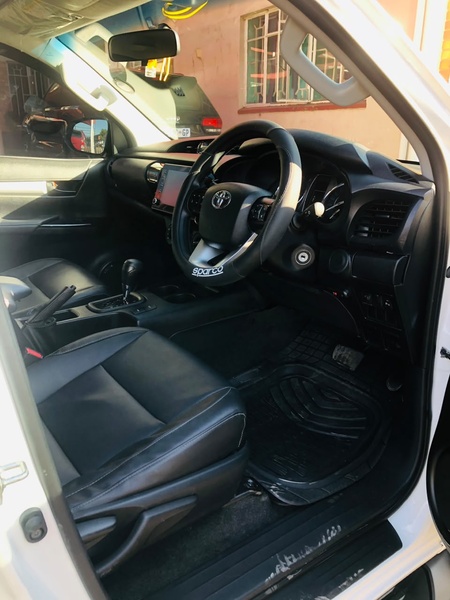 2026 Toyota Hilux 2.4 GD-6 4x4 Auto | 90000 km | WhatsApp: +27 76 064 1377