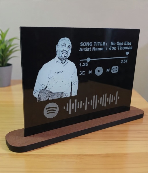 Custom Glass "Spotify Style" Plaque – Personalized Portrait & Song Art
