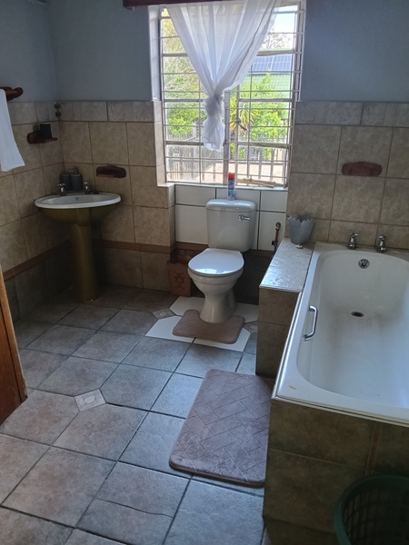 Family Unit Bathroom