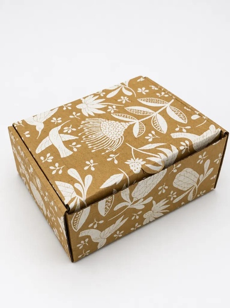 Medium Flip Lid Shipper Box - White Fynbos