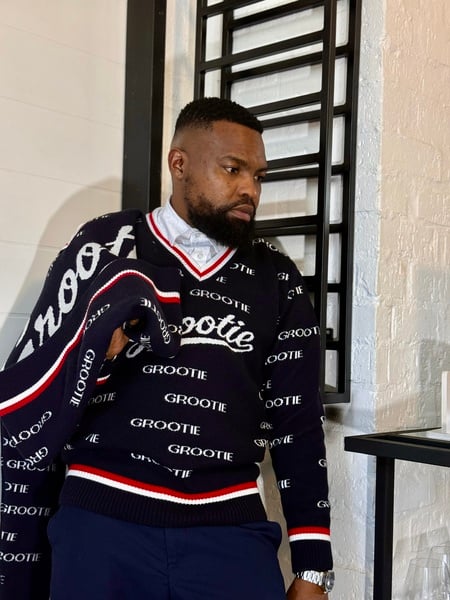 Grootie V-neck Jumper - Navy