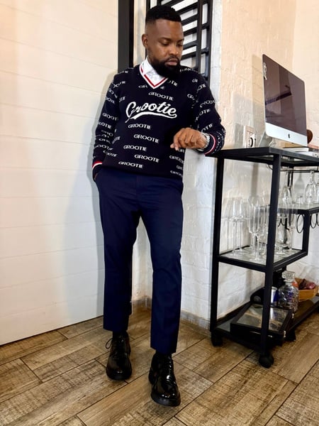 Grootie V-neck Jumper - Navy