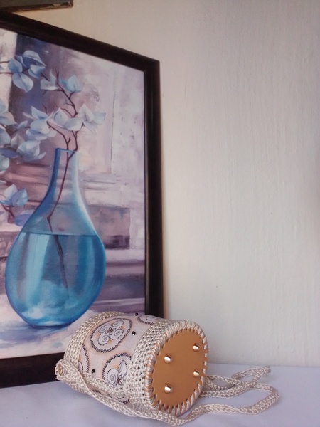 Cream Queen Tradition Bag