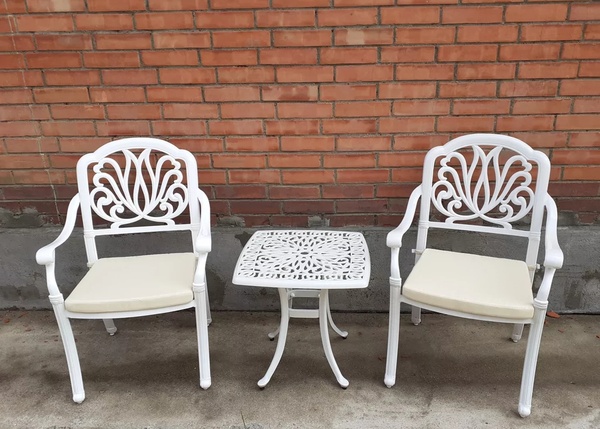 Tulip 3-Piece Small Patio Collection