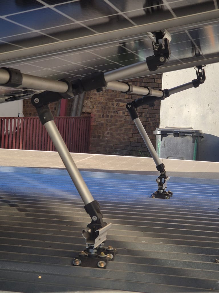 Slideshow picture #11000 - Solar panel brackets