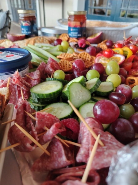 HARVEST TABLE