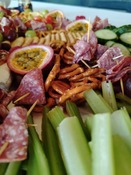 HARVEST TABLE
