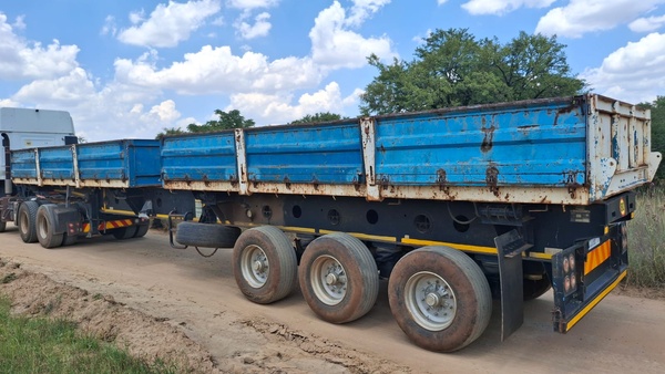 Afrit 3 Axle Side Tipper
