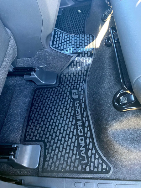 Toyota Land Cruiser FJ Rubber Midway Mat
