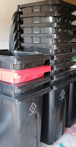 240L wheelie bins picture
