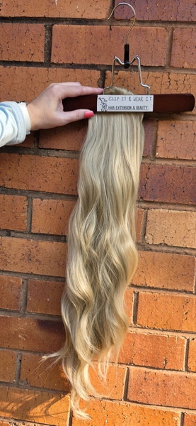 Ash Blonde mix 10pc Clip in set (Click on image to view more INFO)