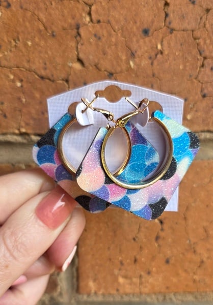 HOOP EARRINGS