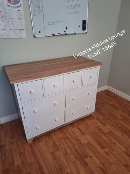 Melissa chest of drawers