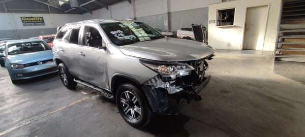 2016 TOYOTA FORTUNER