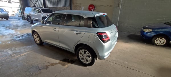 2025 SUZUKI SWIFT AUTOMATIC