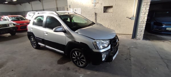 2015 TOYOTA ETIOS CROSS