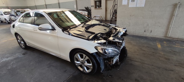 2018 MERCEDES BENZ C220