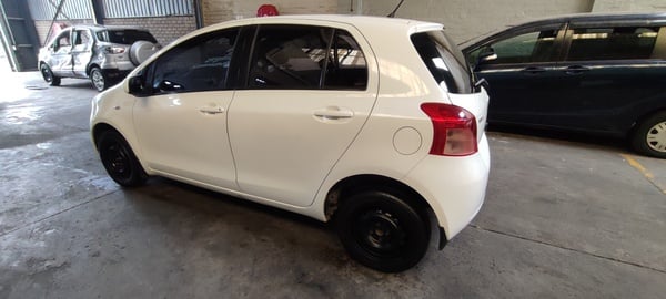2008 TOYOTA YARIS