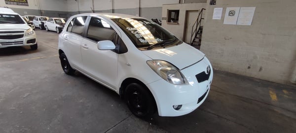 2008 TOYOTA YARIS