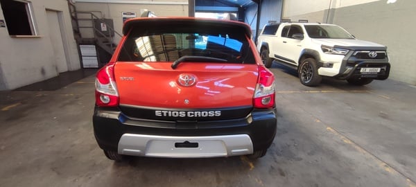 2015 TOYOTA ETIOS CROSS