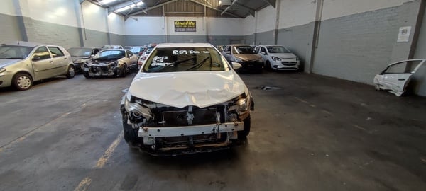 2013 TOYOTA AURIS