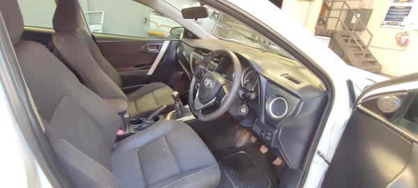 2013 TOYOTA AURIS