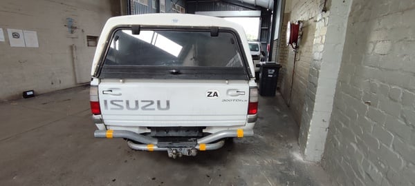 2003 ISUZU KB300TDI