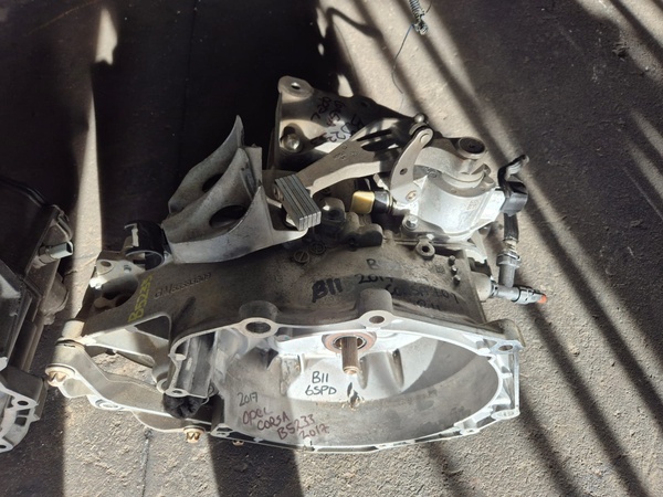 2017 Opel Corsa E 1.0 (B11) 6SPD Manual - Gearbox
