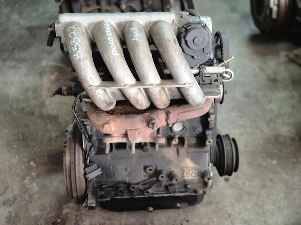 1998 Volkswagen Polo Classic 1.4 (AGY) 5SPD Manual - Engine